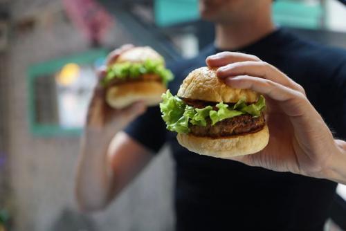 Hamburger árak - Gyorséttermi vs. kézműves, avagy megéri a minőséget választani?